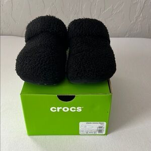 CROCS Black Plush Slippers